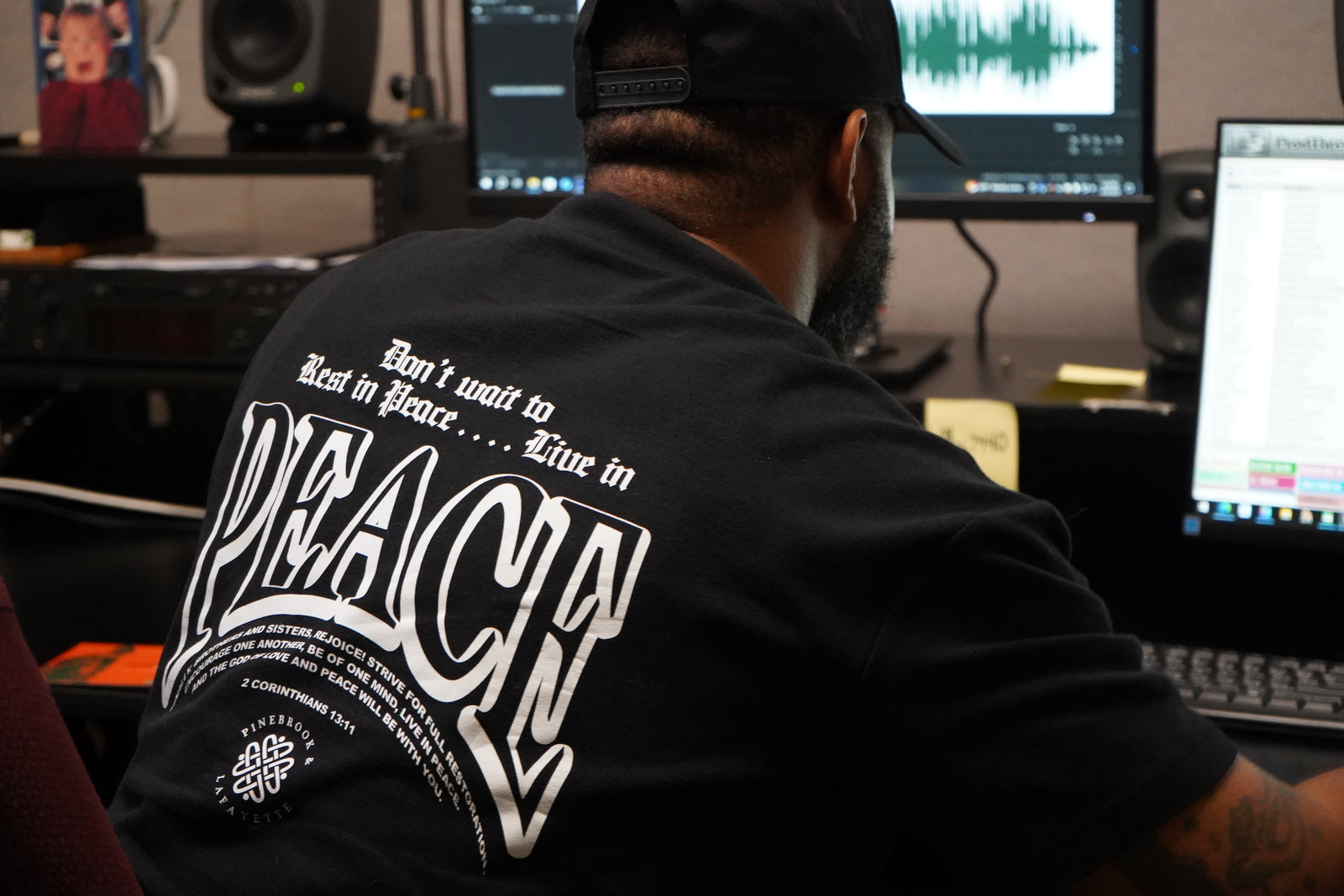 LIVE IN PEACE MOCK-NECK TEE (BLACK)